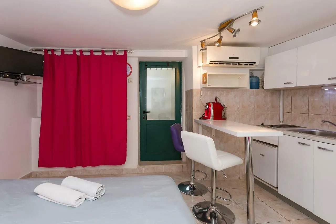Studio Varos Split Apartment