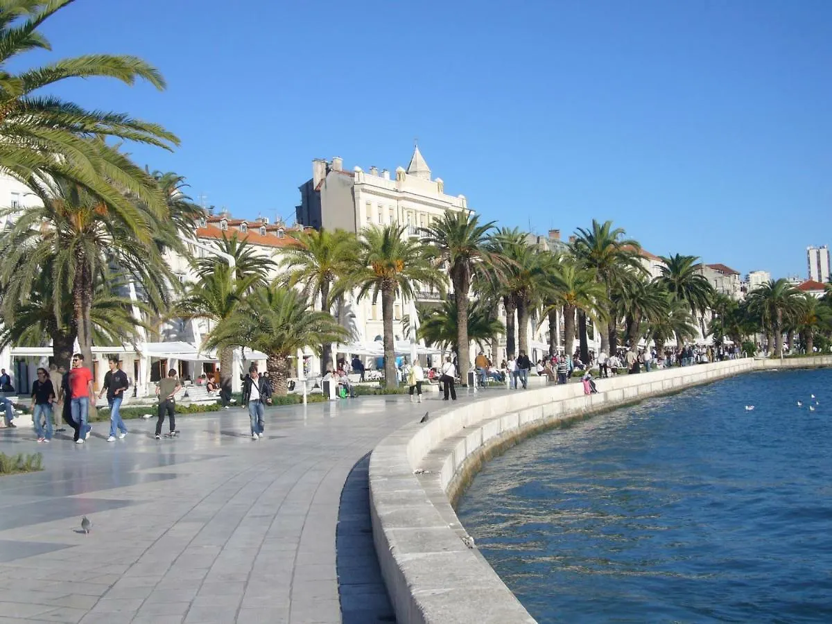 Studio Varos Split Apartment